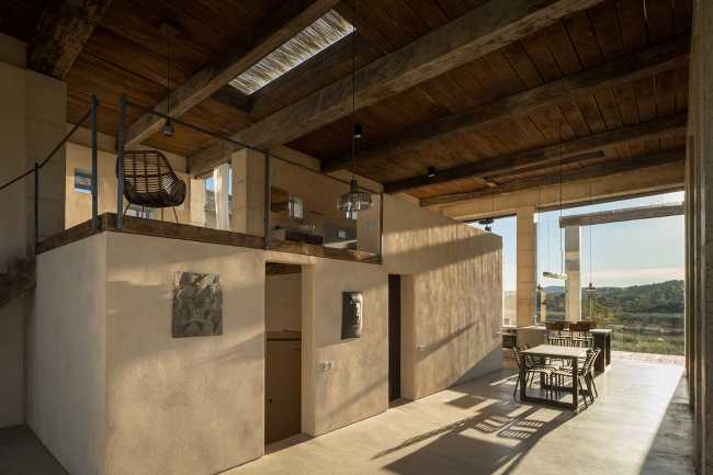 double volume bedroom on loft