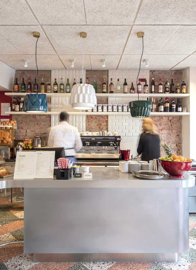 Ristorante cucina a vista lampade pendenti