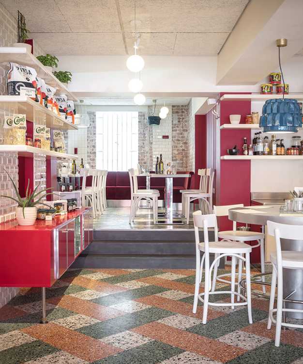 Ristorante colore rosso e bianco