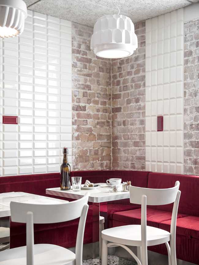 Ristorante colore rosso e bianco