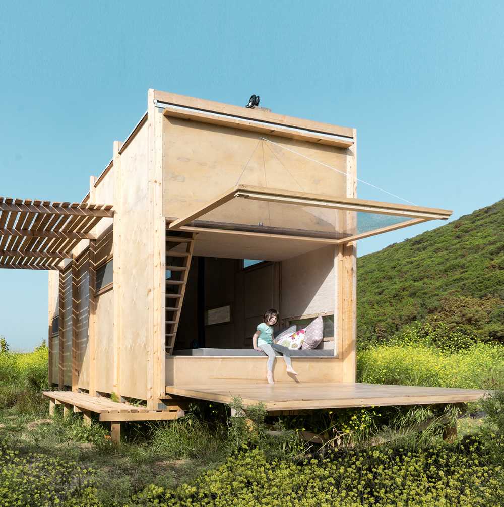 Compact wooden cabin