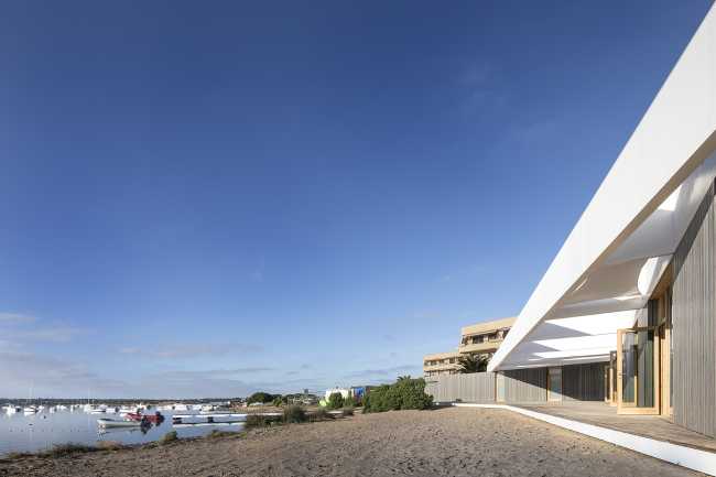 nautical center roof white floor