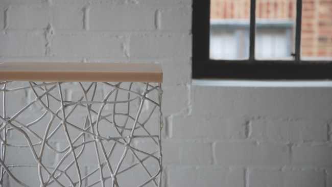 wire_fam tavolo legno