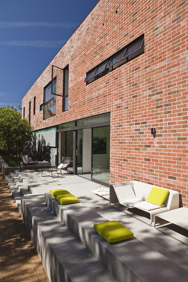 Villa con revestimiento de madera