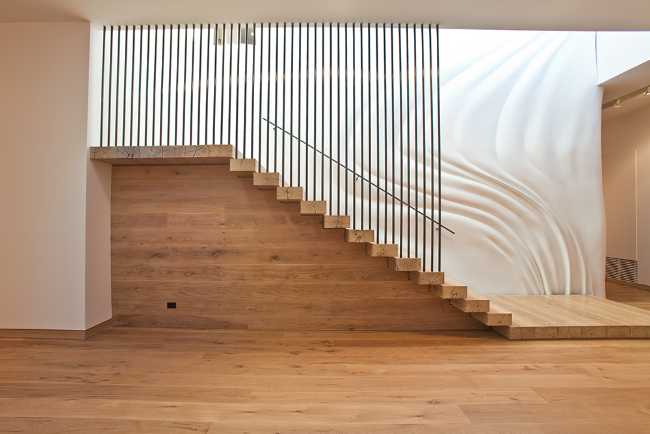 Cuerpo escalera de madera