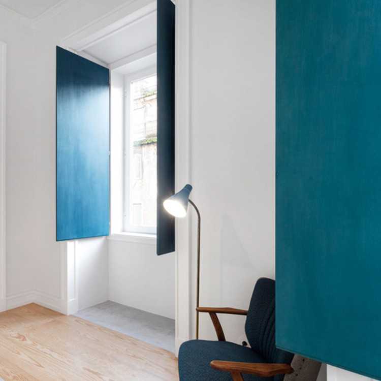 Appartamento storico con colori blu