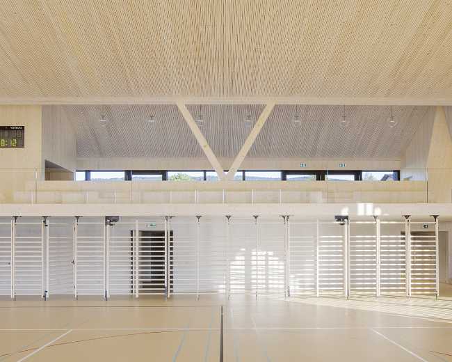 Gimnasio multifuncional de madera