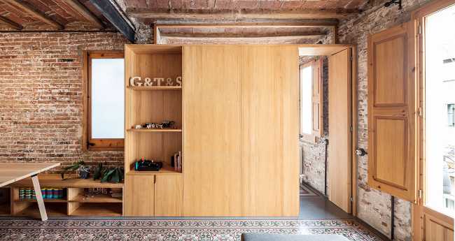 Divisori e armadi in legno