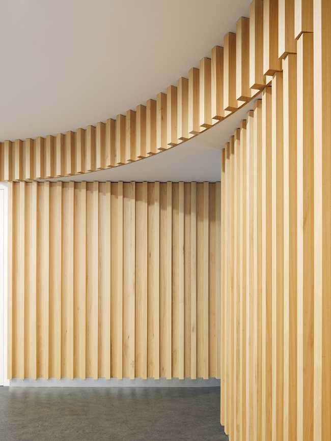 Interior wall cladding in wood