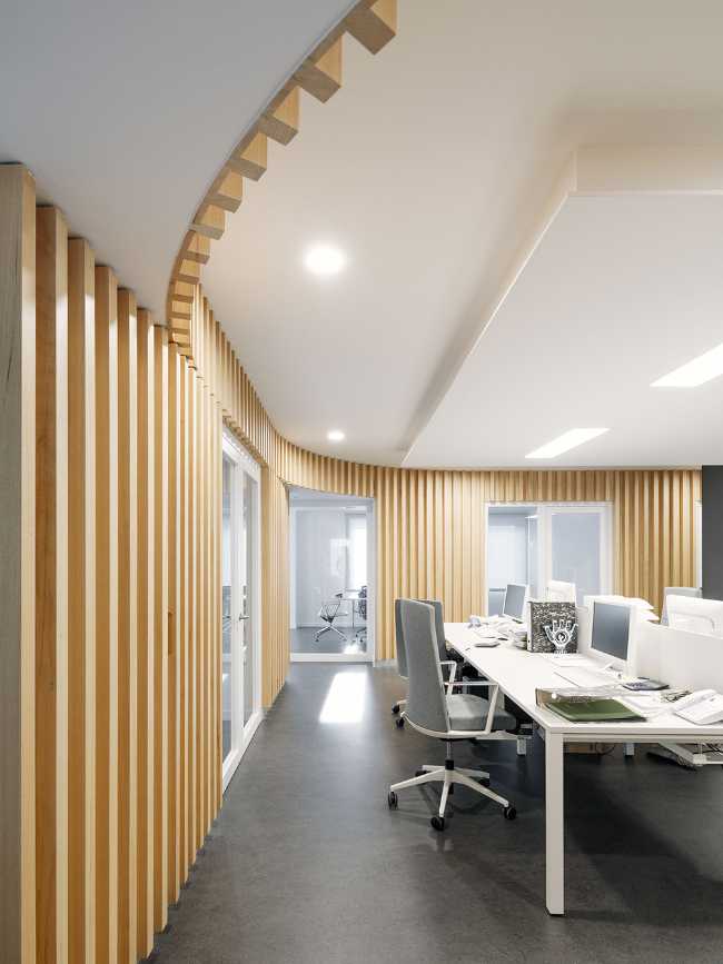 Circular wooden interior wall cladding