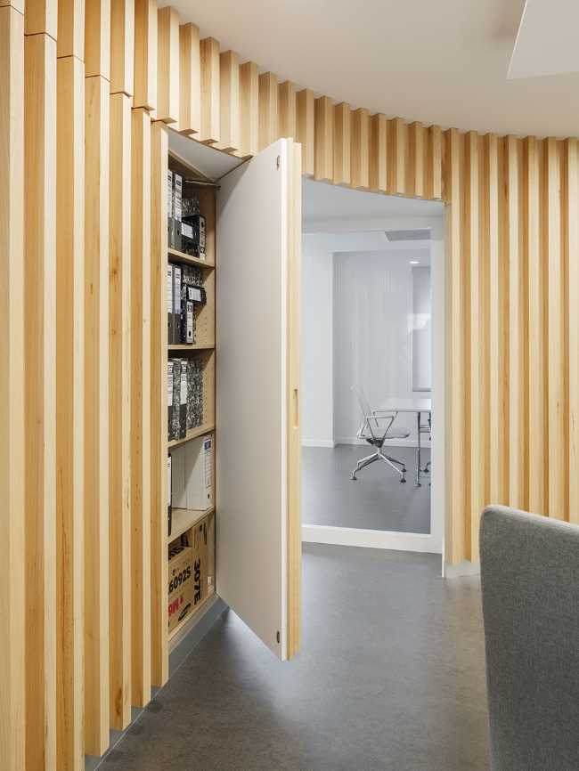 Circular wooden interior wall cladding