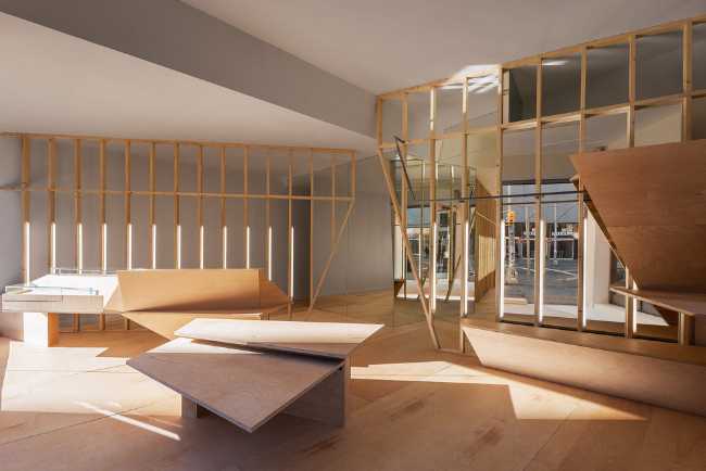 Tienda de zapatos interior de abedul