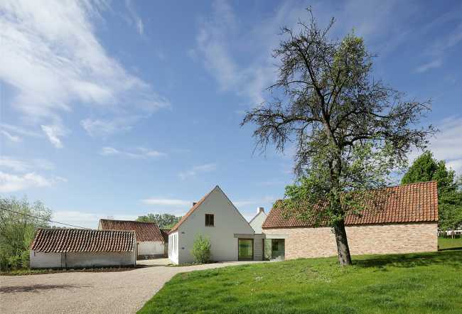 Volumi fattoria campagna