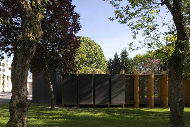 Pavilion in laminated wood