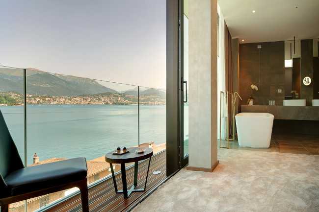 Lake view suite