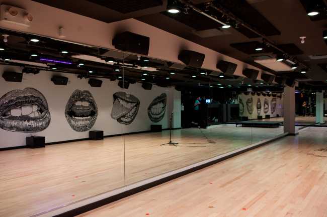 Sasha Bikof - salón de baile 305 Fitness