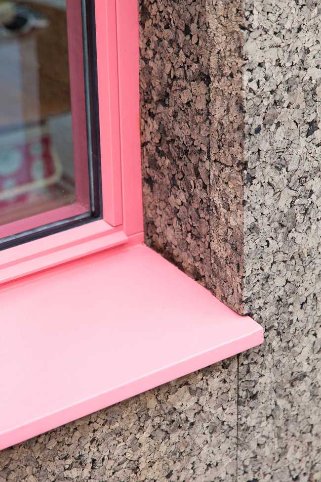 Pink window sill detail