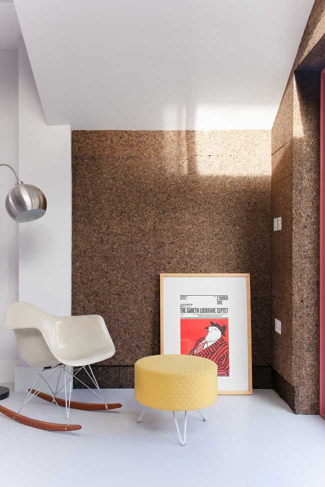 Internal covering in cork
