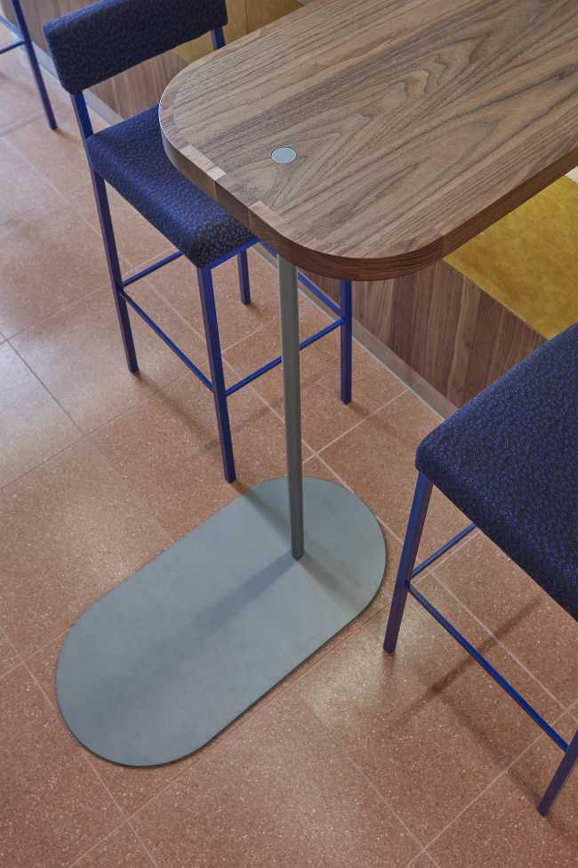 CityHub Hotel dettaglio design tavolo sedie