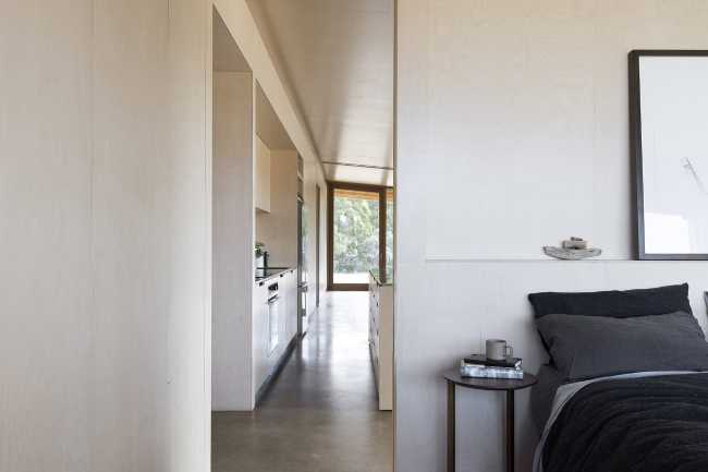 Corridor with opening in axis