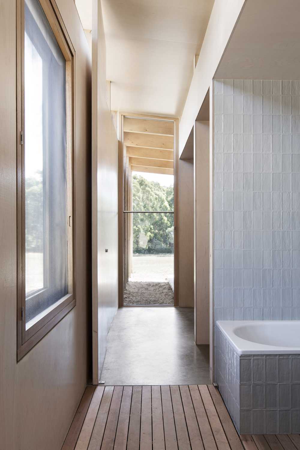 Horizontal dwelling