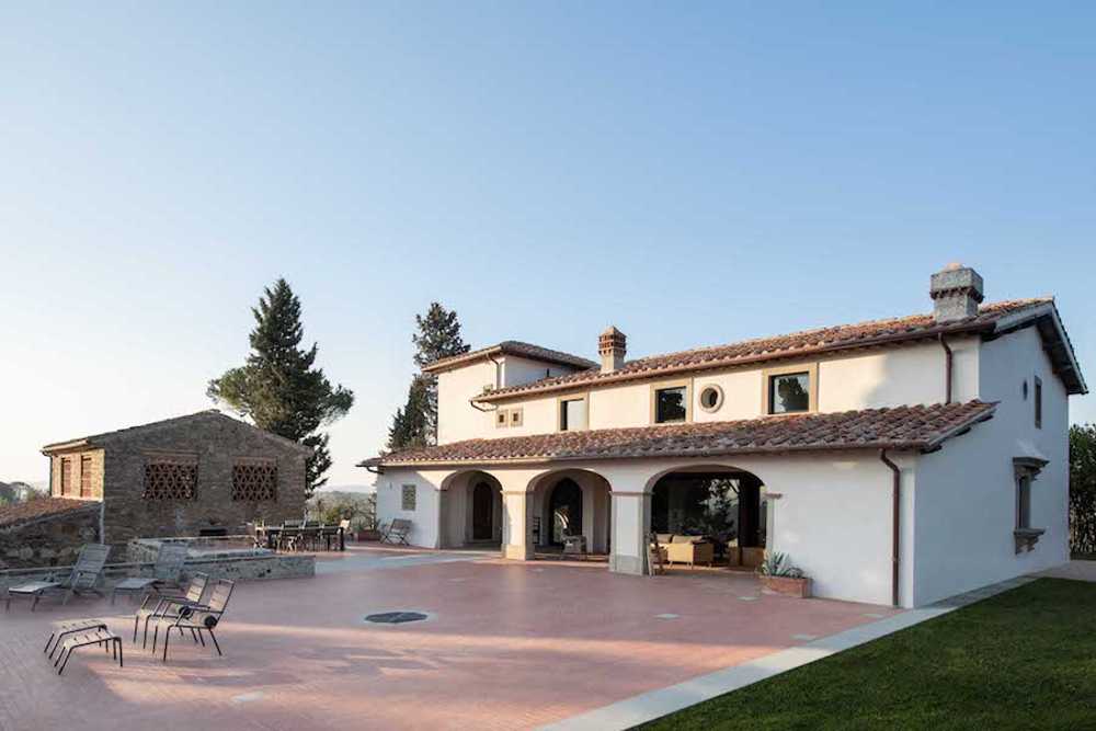 Villa storica con archi