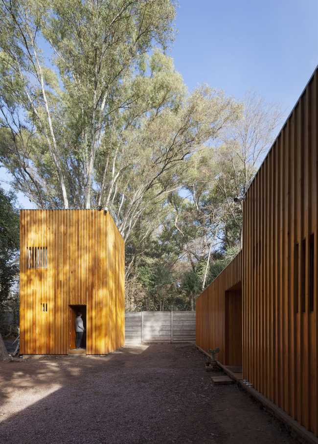 Vivienda de madera en los árboles