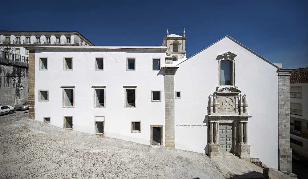 Fachada universidad del trinity college