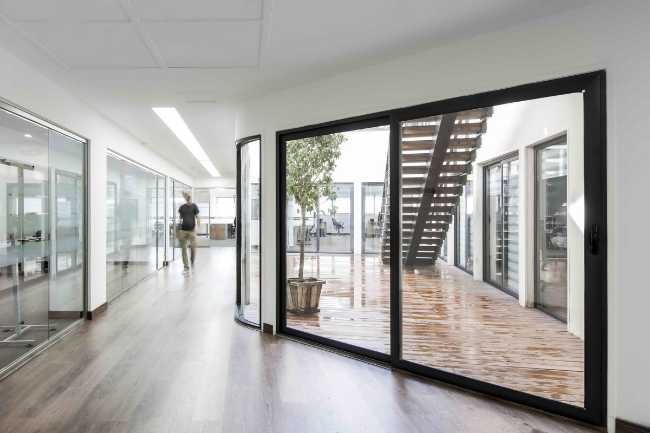 Corte interna con corpo scala