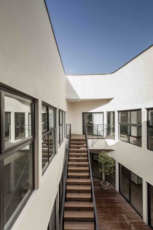 Corte interna dell'edificio per uffici