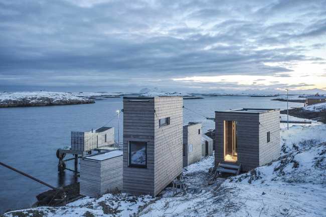 living modules in wood structure type palafitte