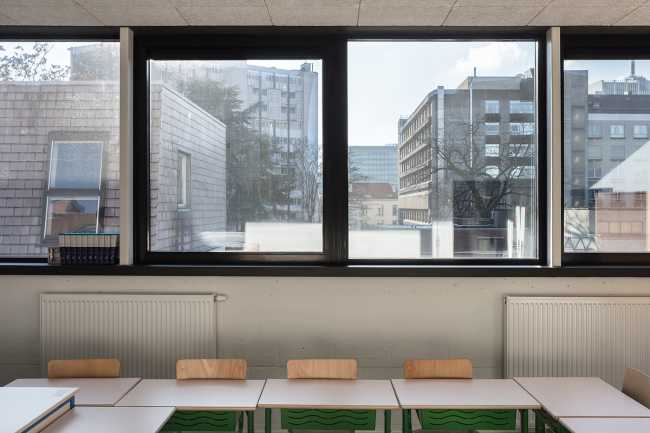 Expansion of a school extra classrooms