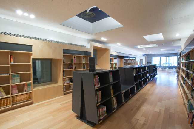 Interno biblioteca