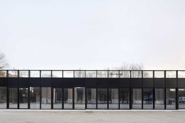 Building distributed horizontally