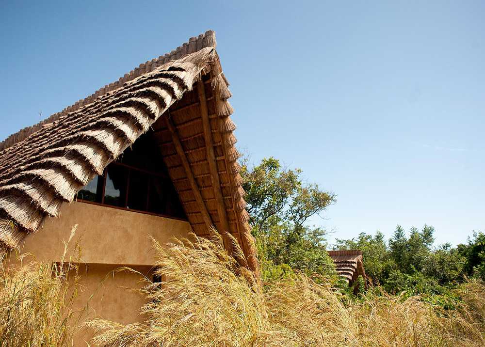 Lodge in legno sul fiume