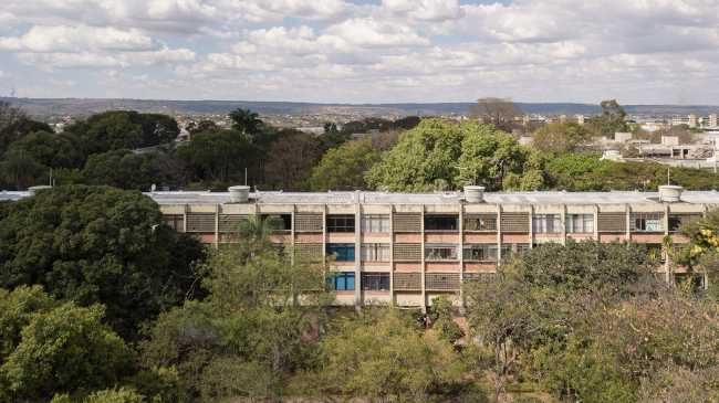 Social housing between nature