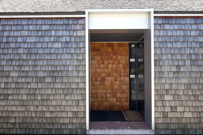 Entrata e rivestimento in legno