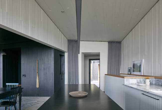 Interno in legno chiaro