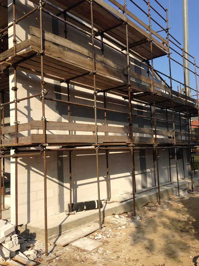 Villa dans la forêt en Piémont. Une architecture qui se fond dans la nature