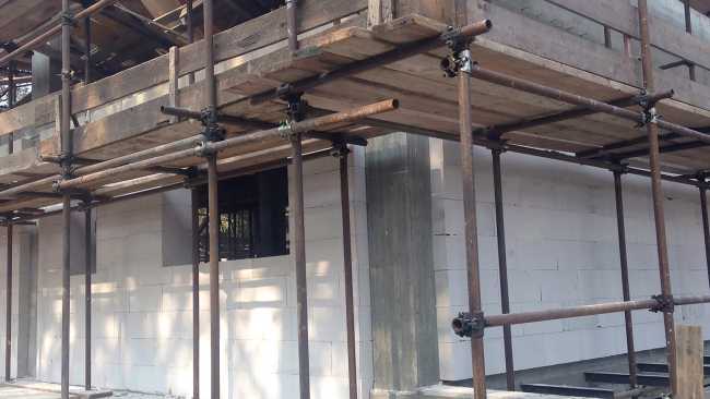 Villa dans la forêt en Piémont. Une architecture qui se fond dans la nature