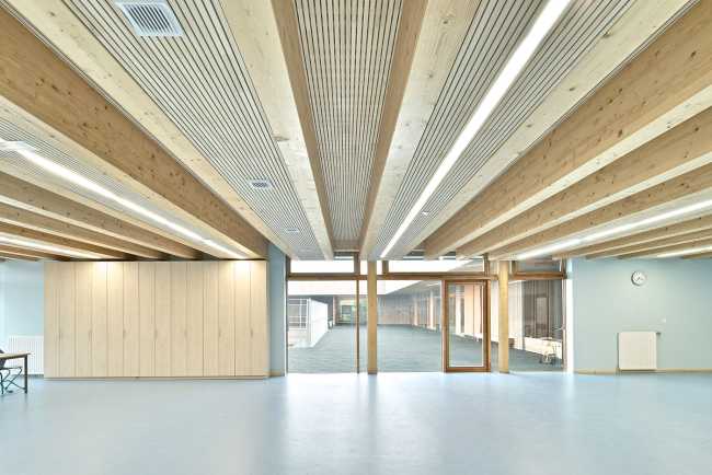 Interno in legno con solaio nervato