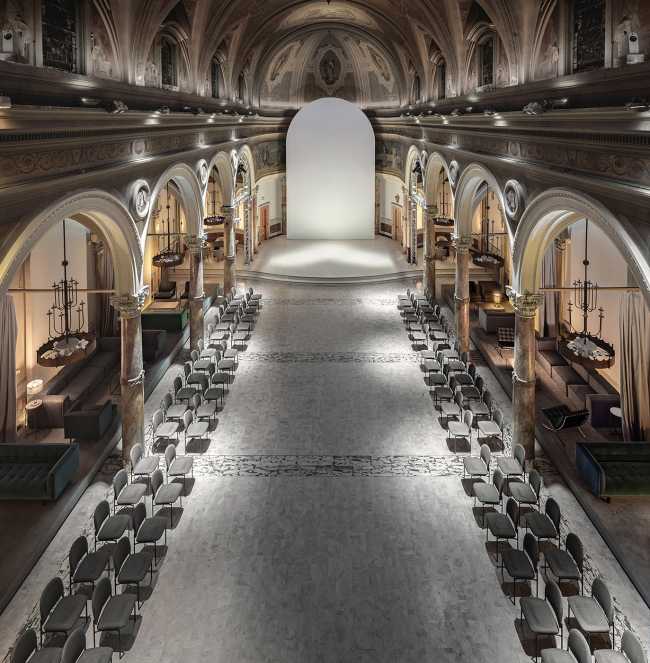 Interior de una iglesia transformada en sala de eventos