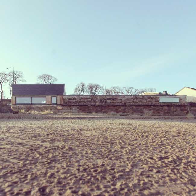 Abitazione in legno sulla spiaggia