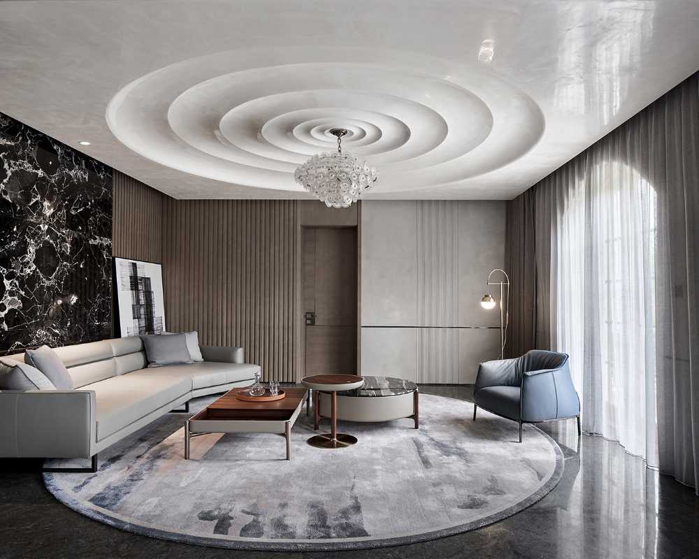 Atrio con lampadario di lusso