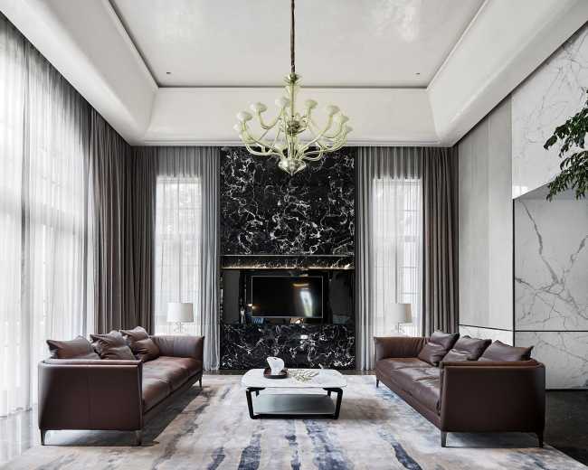 Villa soggiorno con poltrone in pelle