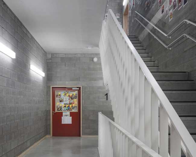 Interno di una scuola corpo scala
