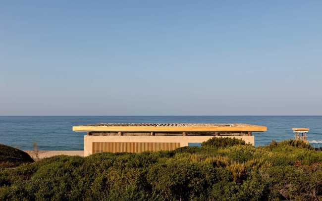 Restaurante a orillas del mar en Grecia