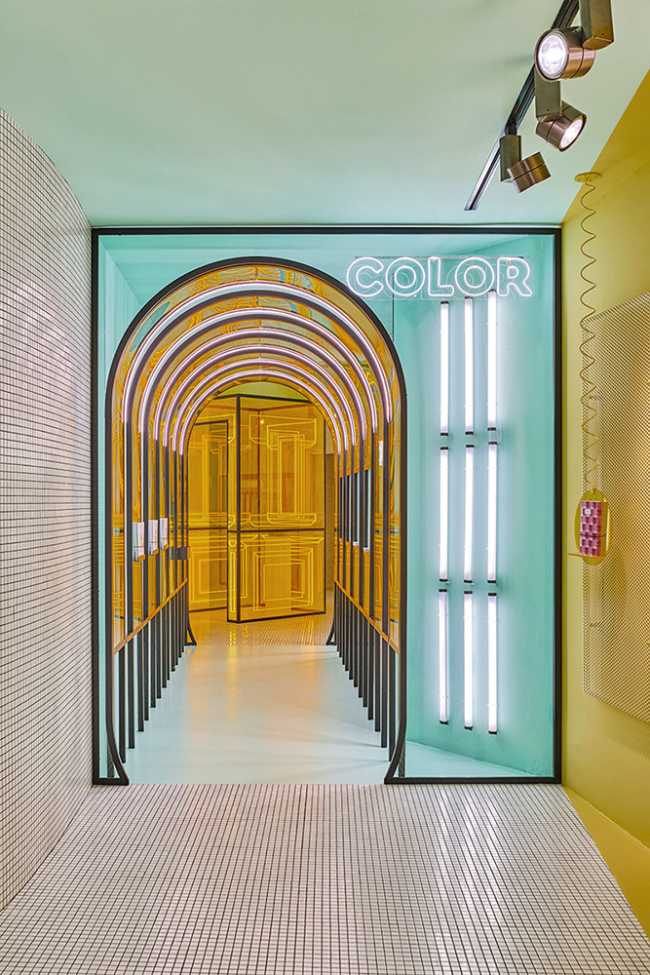 concept store rubio tunnel colore e metacrilato