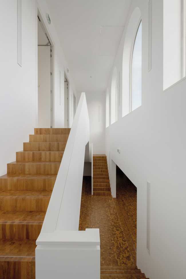 Internal speech palace body staircase