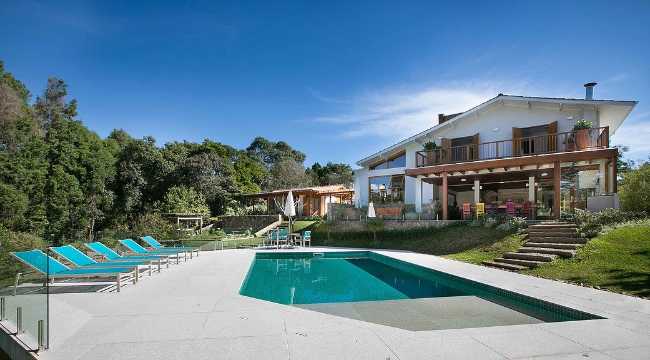 casa in campagna con piscina